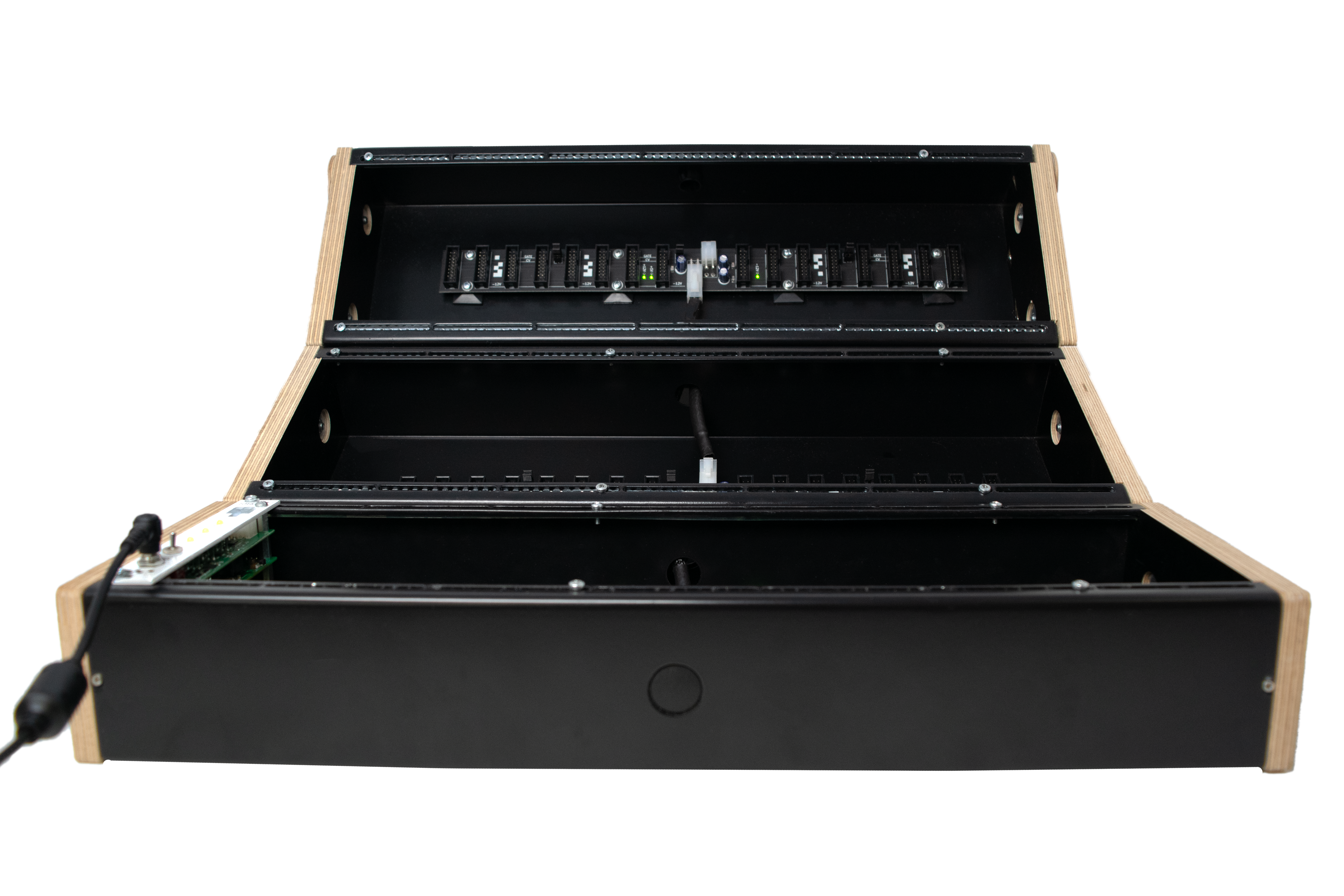 Powered Eurorack Cases – KOMA Elektronik